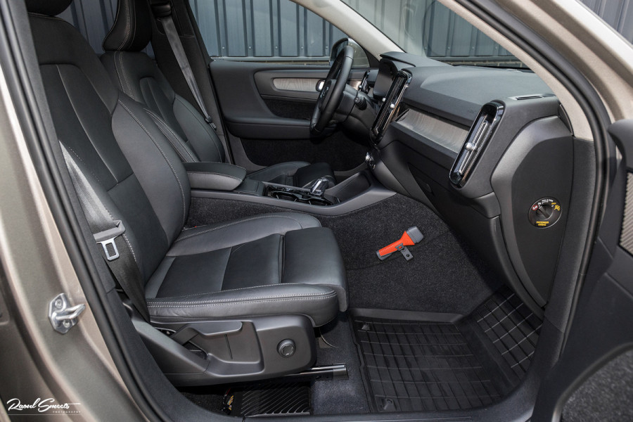 Volvo XC40 1.5 T3 Inscription | Adaptieve cruise | Panorama dak | Zwenkbare trekhaak | Harman Kardon |