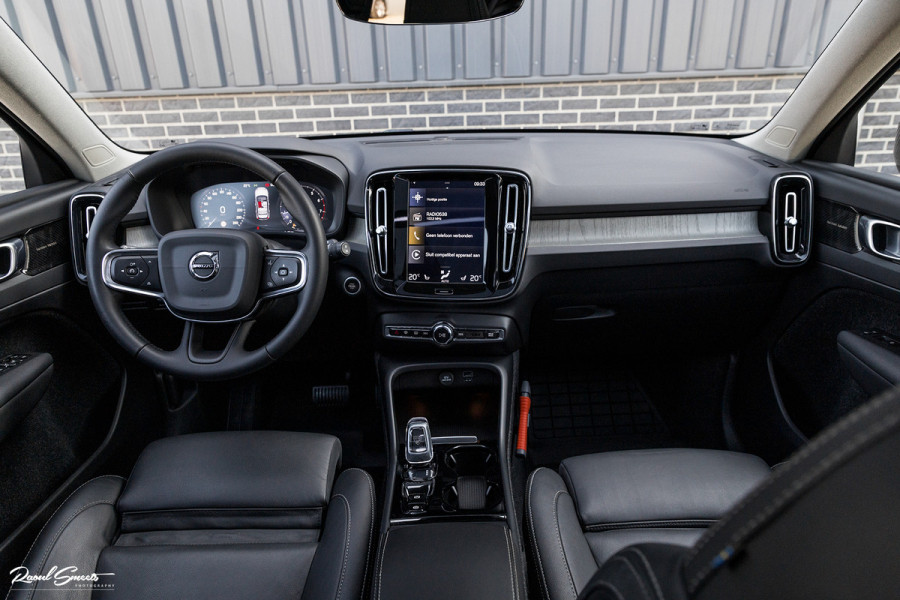 Volvo XC40 1.5 T3 Inscription | Adaptieve cruise | Panorama dak | Zwenkbare trekhaak | Harman Kardon |