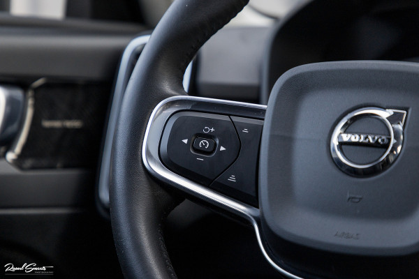 Volvo XC40 1.5 T3 Inscription | Adaptieve cruise | Panorama dak | Zwenkbare trekhaak | Harman Kardon |