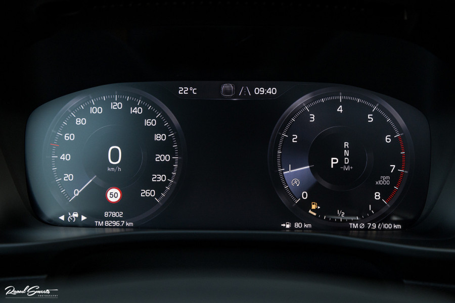 Volvo XC40 1.5 T3 Inscription | Adaptieve cruise | Panorama dak | Zwenkbare trekhaak | Harman Kardon |