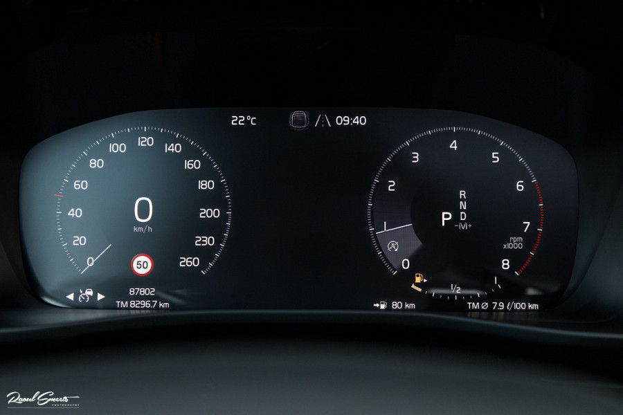 Volvo XC40 1.5 T3 Inscription | Adaptieve cruise | Panorama dak | Zwenkbare trekhaak | Harman Kardon |