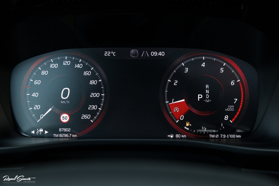 Volvo XC40 1.5 T3 Inscription | Adaptieve cruise | Panorama dak | Zwenkbare trekhaak | Harman Kardon |