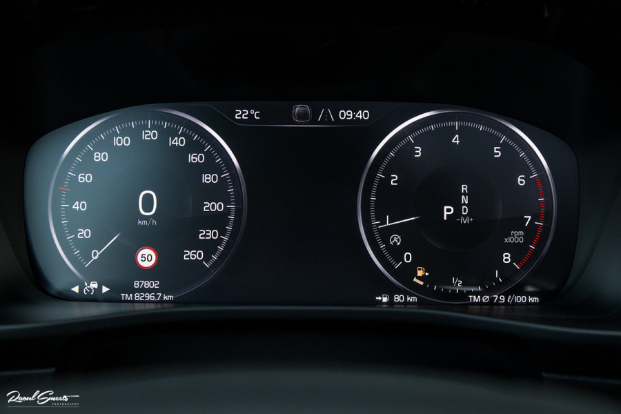 Volvo XC40 1.5 T3 Inscription | Adaptieve cruise | Panorama dak | Zwenkbare trekhaak | Harman Kardon |