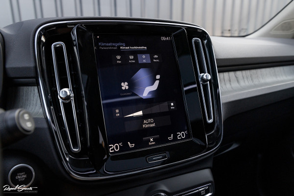 Volvo XC40 1.5 T3 Inscription | Adaptieve cruise | Panorama dak | Zwenkbare trekhaak | Harman Kardon |