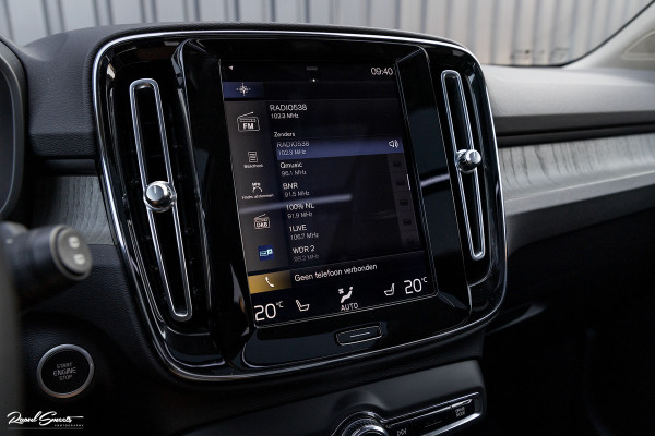 Volvo XC40 1.5 T3 Inscription | Adaptieve cruise | Panorama dak | Zwenkbare trekhaak | Harman Kardon |