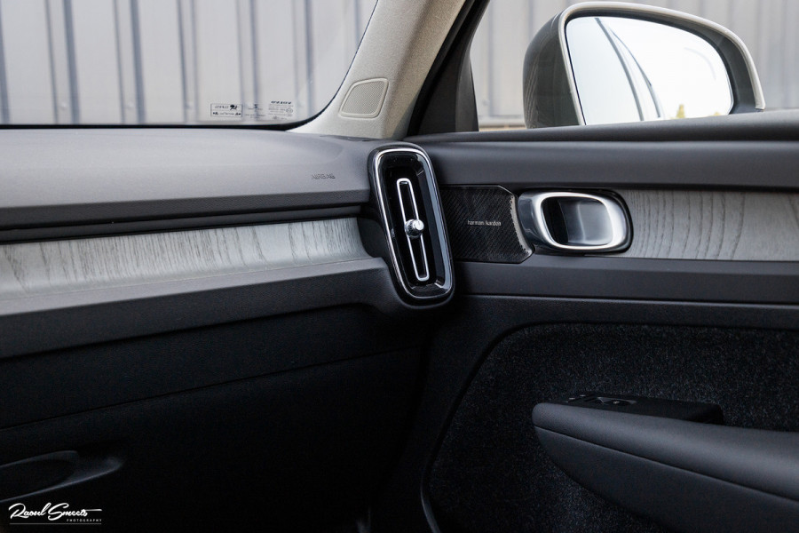 Volvo XC40 1.5 T3 Inscription | Adaptieve cruise | Panorama dak | Zwenkbare trekhaak | Harman Kardon |