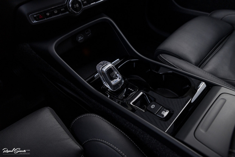 Volvo XC40 1.5 T3 Inscription | Adaptieve cruise | Panorama dak | Zwenkbare trekhaak | Harman Kardon |