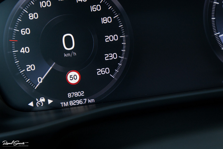 Volvo XC40 1.5 T3 Inscription | Adaptieve cruise | Panorama dak | Zwenkbare trekhaak | Harman Kardon |