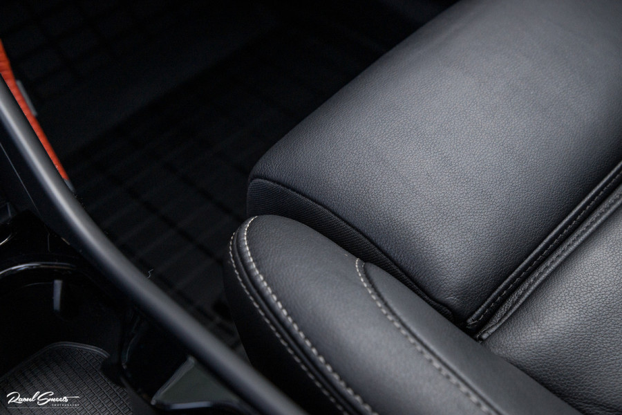 Volvo XC40 1.5 T3 Inscription | Adaptieve cruise | Panorama dak | Zwenkbare trekhaak | Harman Kardon |