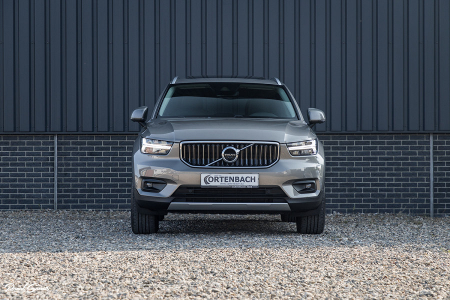 Volvo XC40 1.5 T3 Inscription | Adaptieve cruise | Panorama dak | Zwenkbare trekhaak | Harman Kardon |
