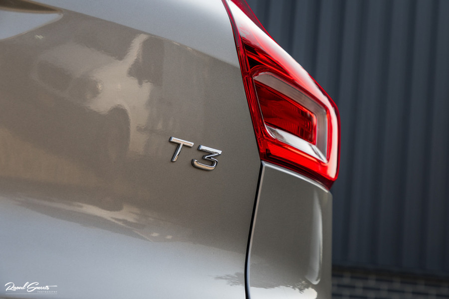 Volvo XC40 1.5 T3 Inscription | Adaptieve cruise | Panorama dak | Zwenkbare trekhaak | Harman Kardon |