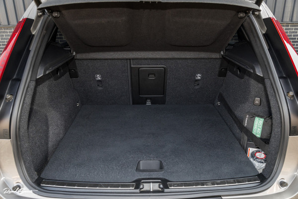 Volvo XC40 1.5 T3 Inscription | Adaptieve cruise | Panorama dak | Zwenkbare trekhaak | Harman Kardon |