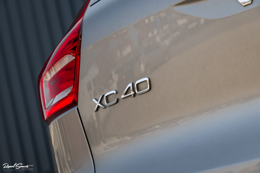 Volvo XC40 1.5 T3 Inscription | Adaptieve cruise | Panorama dak | Zwenkbare trekhaak | Harman Kardon |