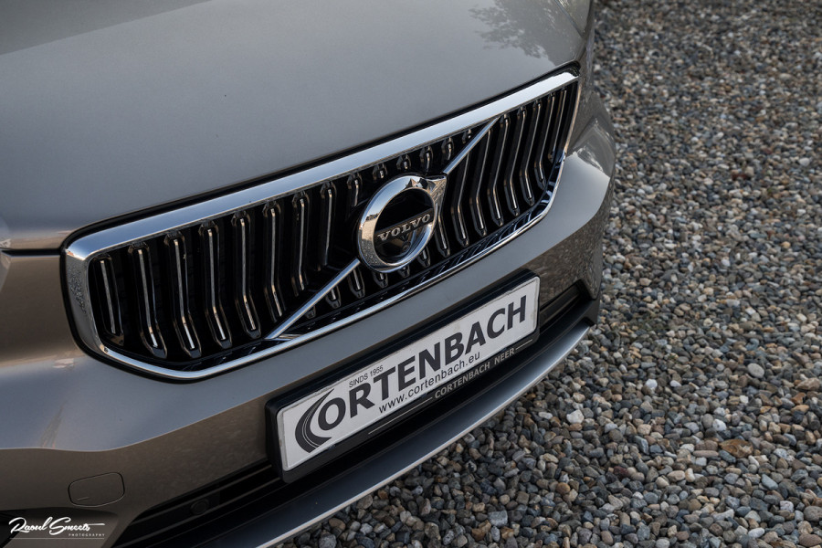 Volvo XC40 1.5 T3 Inscription | Adaptieve cruise | Panorama dak | Zwenkbare trekhaak | Harman Kardon |