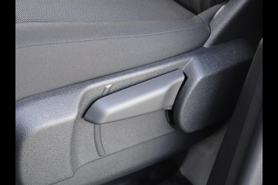 Opel Vivaro Electric L2 75 kWh | 8 jaar garantie | Surround View Pakket | Comfort scheidingswand | dodehoek detectie | 3 zitplaatsen | rijklaarprijs