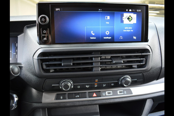 Opel Vivaro Electric L2 75 kWh | 8 jaar garantie | Surround View Pakket | Comfort scheidingswand | dodehoek detectie | 3 zitplaatsen | rijklaarprijs