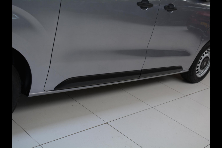 Opel Vivaro Electric L2 75 kWh | 0% Rente | 8 jaar garantie | Surround View Pakket | Comfort scheidingswand | Dodehoek detectie | 3 zitplaatsen | rijklaarprijs