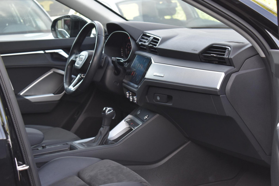Audi Q3 Sportback 35 TFSI Mhev S Line ACC Lane D.Hoek Keyless Trekhaak