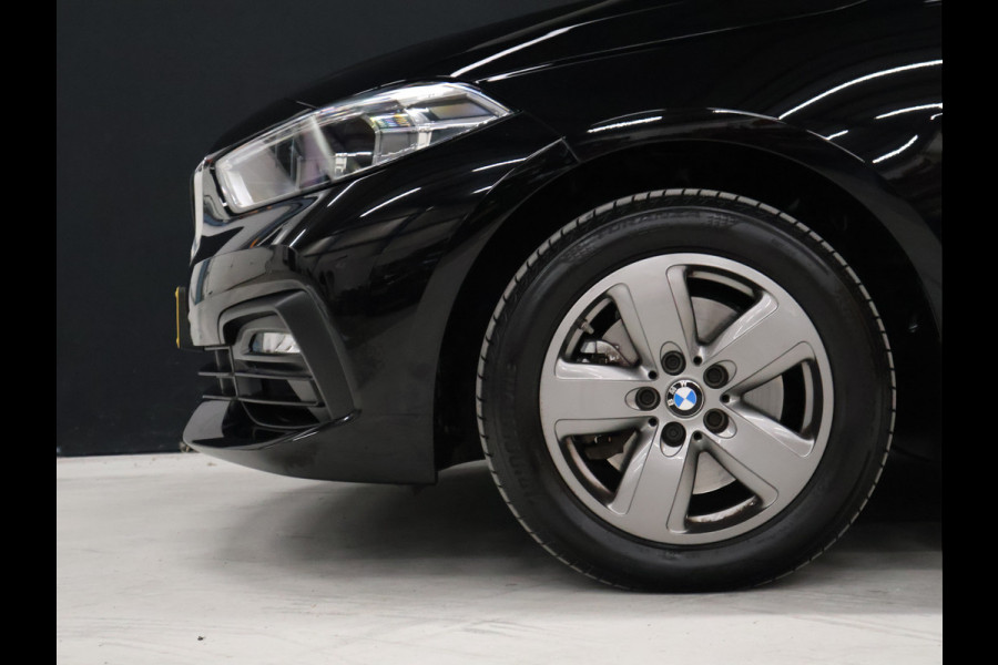 BMW 1-serie 118i Executive Edition [PDC V+A, APPLE CARPLAY, ANDROID AUTO, CRUISE CONTROL, NAVIGATIE, AUTOMATISCHE AIRCO, LED, NIEUWSTAAT]