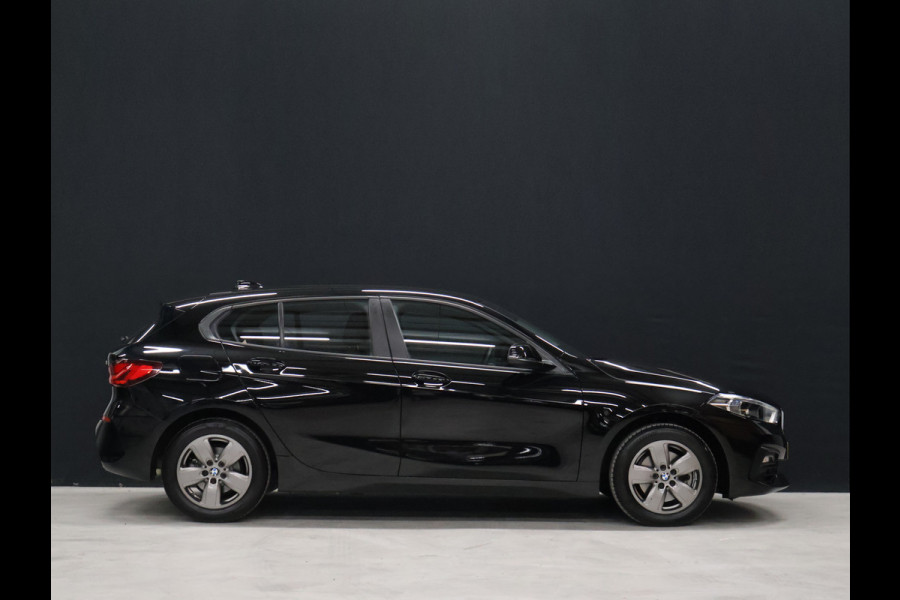BMW 1-serie 118i Executive Edition [PDC V+A, APPLE CARPLAY, ANDROID AUTO, CRUISE CONTROL, NAVIGATIE, AUTOMATISCHE AIRCO, LED, NIEUWSTAAT]