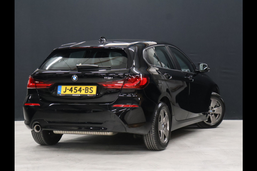 BMW 1-serie 118i Executive Edition [PDC V+A, APPLE CARPLAY, ANDROID AUTO, CRUISE CONTROL, NAVIGATIE, AUTOMATISCHE AIRCO, LED, NIEUWSTAAT]