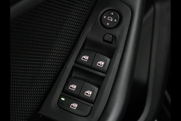 BMW 1-serie 118i Executive Edition [PDC V+A, APPLE CARPLAY, ANDROID AUTO, CRUISE CONTROL, NAVIGATIE, AUTOMATISCHE AIRCO, LED, NIEUWSTAAT]