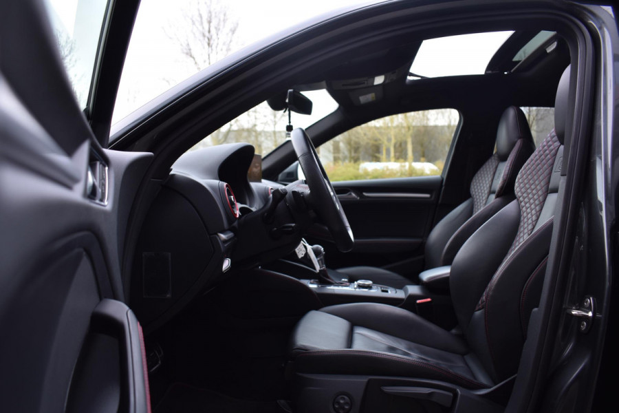 Audi S3 Sportback 2.0 TFSI S3 quattro Pano ACC Lane Virtual Schaalst B&O