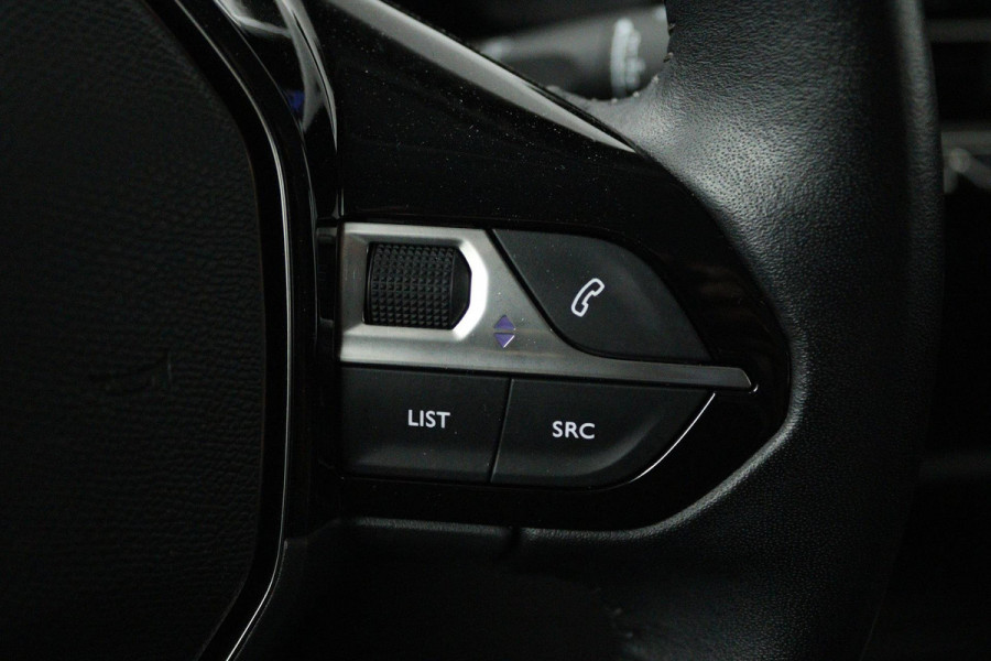 Peugeot 208 1.2 PureTech Blue Lease Active (PARKEERSENSOREN, CRUISE CONTROL, NAVIGATIE, BLUETOOTH, NL-AUTO, GOED ONDERHOUDEN)