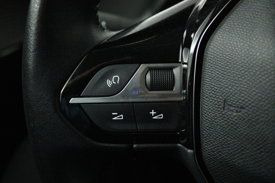 Peugeot 208 1.2 PureTech Blue Lease Active (PARKEERSENSOREN, CRUISE CONTROL, NAVIGATIE, BLUETOOTH, NL-AUTO, GOED ONDERHOUDEN)