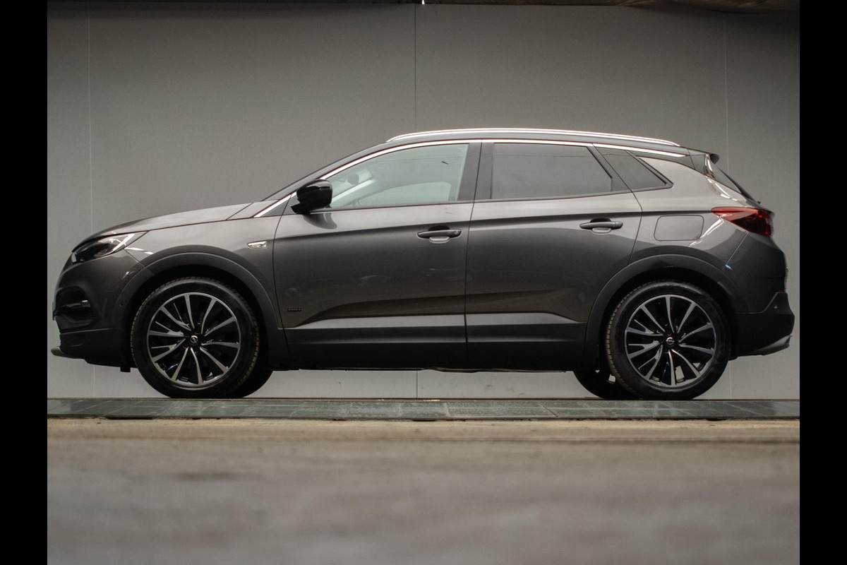 Opel Grandland X 1.6 Turbo Hybrid4 Business Executive (APPLECAR PLAY,NAVI,LED,LEDER,STOELVERWARMING/VERKOELING,DODE HOEK,CAMERA) Opel Grandland X 1.6 Turbo Hybrid4 Business Executive (APPLECAR PLAY,NAVI,LED,LEDER,STOELVERWARMING/VERKOELING,DODE HOEK,CAMERA)