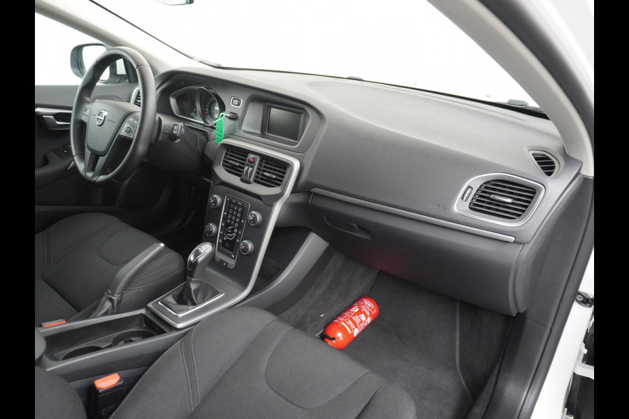 Volvo V40 2.0T Dual-Ecc Pdc 16" Licht-Regensensor Cruise Bluetooth Momentum Autonomous Emergency Braking Brake Assist System Privacy Glas Isofix  1500kg Trekvermogen! hoofdsteunen anti-whiplash Bots herkenning systeem EURO6