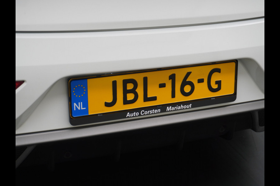 Volvo V40 2.0T Dual-Ecc Pdc 16" Licht-Regensensor Cruise Bluetooth Momentum Autonomous Emergency Braking Brake Assist System Privacy Glas Isofix  1500kg Trekvermogen! hoofdsteunen anti-whiplash Bots herkenning systeem EURO6