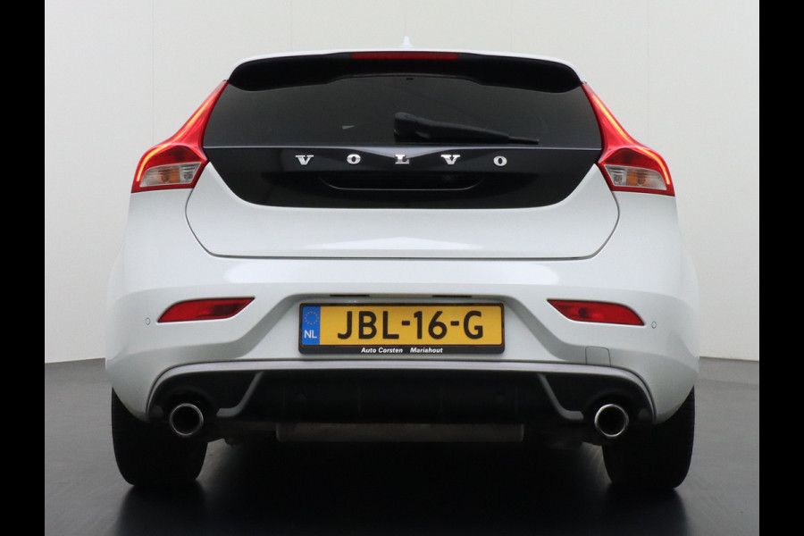 Volvo V40 2.0T Dual-Ecc Pdc 16" Licht-Regensensor Cruise Bluetooth Momentum Autonomous Emergency Braking Brake Assist System Privacy Glas Isofix  1500kg Trekvermogen! hoofdsteunen anti-whiplash Bots herkenning systeem EURO6