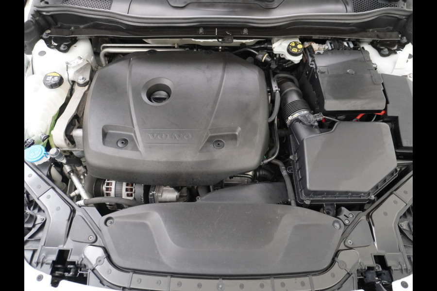 Volvo V40 2.0T Dual-Ecc Pdc 16" Licht-Regensensor Cruise Bluetooth Momentum Autonomous Emergency Braking Brake Assist System Privacy Glas Isofix  1500kg Trekvermogen! hoofdsteunen anti-whiplash Bots herkenning systeem EURO6