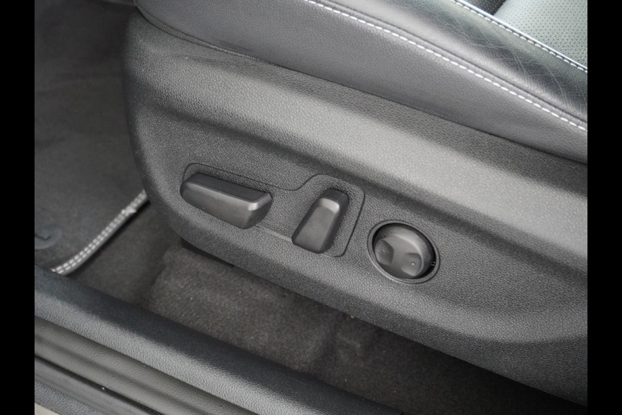Kia e-Niro 64kWh 204PK Leder ExecutiveLine Adap.Cruise JBL®-Sound Navi Ecc Apple Carplay/Android Auto DAB Stoelverwarming+Ventilatie+Memory Warmtepomp Stuurverwarming Bluetooth Led Lmv Rijstrooksensor Origineel Nederlandse Auto Dealeronderhouden 48.000 nieuw! 1e Eigenaar