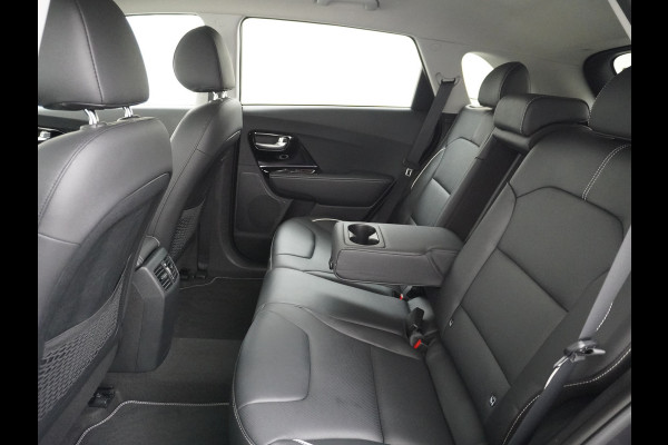 Kia e-Niro 64kWh 204PK Leder ExecutiveLine Adap.Cruise JBL®-Sound Navi Ecc Apple Carplay/Android Auto DAB Stoelverwarming+Ventilatie+Memory Warmtepomp Stuurverwarming Bluetooth Led Lmv Rijstrooksensor Origineel Nederlandse Auto Dealeronderhouden 48.000 nieuw! 1e Eigenaar