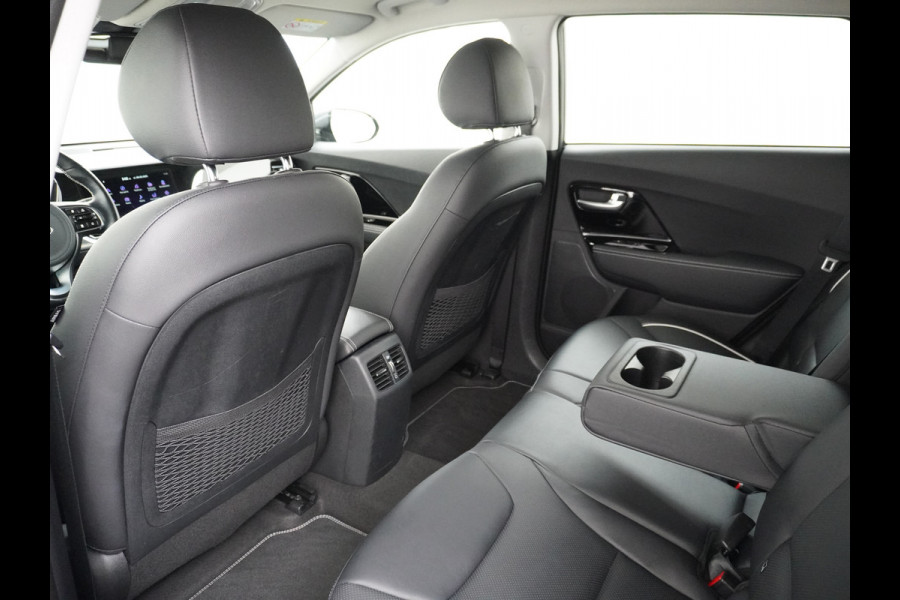 Kia e-Niro 64kWh 204PK Leder ExecutiveLine Adap.Cruise JBL®-Sound Navi Ecc Apple Carplay/Android Auto DAB Stoelverwarming+Ventilatie+Memory Warmtepomp Stuurverwarming Bluetooth Led Lmv Rijstrooksensor Origineel Nederlandse Auto Dealeronderhouden 48.000 nieuw! 1e Eigenaar