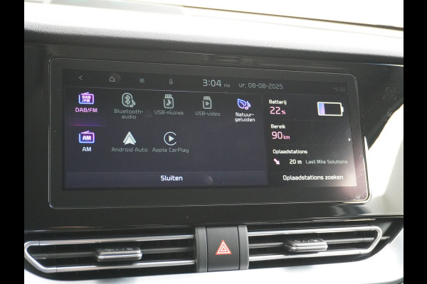 Kia e-Niro 64kWh 204PK Leder ExecutiveLine Adap.Cruise JBL®-Sound Navi Ecc Apple Carplay/Android Auto DAB Stoelverwarming+Ventilatie+Memory Warmtepomp Stuurverwarming Bluetooth Led Lmv Rijstrooksensor Origineel Nederlandse Auto Dealeronderhouden 48.000 nieuw! 1e Eigenaar