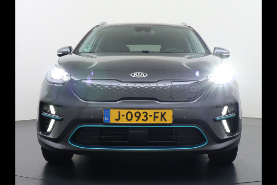 Kia e-Niro 64kWh 204PK Leder ExecutiveLine Adap.Cruise JBL®-Sound Navi Ecc Apple Carplay/Android Auto DAB Stoelverwarming+Ventilatie+Memory Warmtepomp Stuurverwarming Bluetooth Led Lmv Rijstrooksensor Origineel Nederlandse Auto Dealeronderhouden 48.000 nieuw! 1e Eigenaar