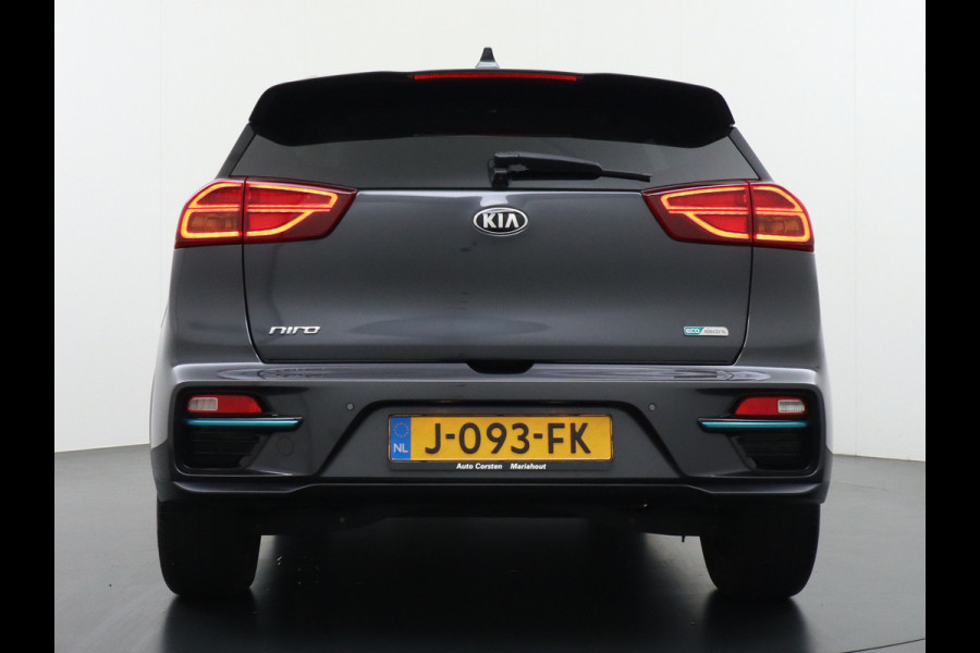 Kia e-Niro 64kWh 204PK Leder ExecutiveLine Adap.Cruise JBL®-Sound Navi Ecc Apple Carplay/Android Auto DAB Stoelverwarming+Ventilatie+Memory Warmtepomp Stuurverwarming Bluetooth Led Lmv Rijstrooksensor Origineel Nederlandse Auto Dealeronderhouden 48.000 nieuw! 1e Eigenaar