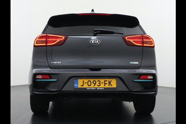 Kia e-Niro 64kWh 204PK Leder ExecutiveLine Adap.Cruise JBL®-Sound Navi Ecc Apple Carplay/Android Auto DAB Stoelverwarming+Ventilatie+Memory Warmtepomp Stuurverwarming Bluetooth Led Lmv Rijstrooksensor Origineel Nederlandse Auto Dealeronderhouden 48.000 nieuw! 1e Eigenaar
