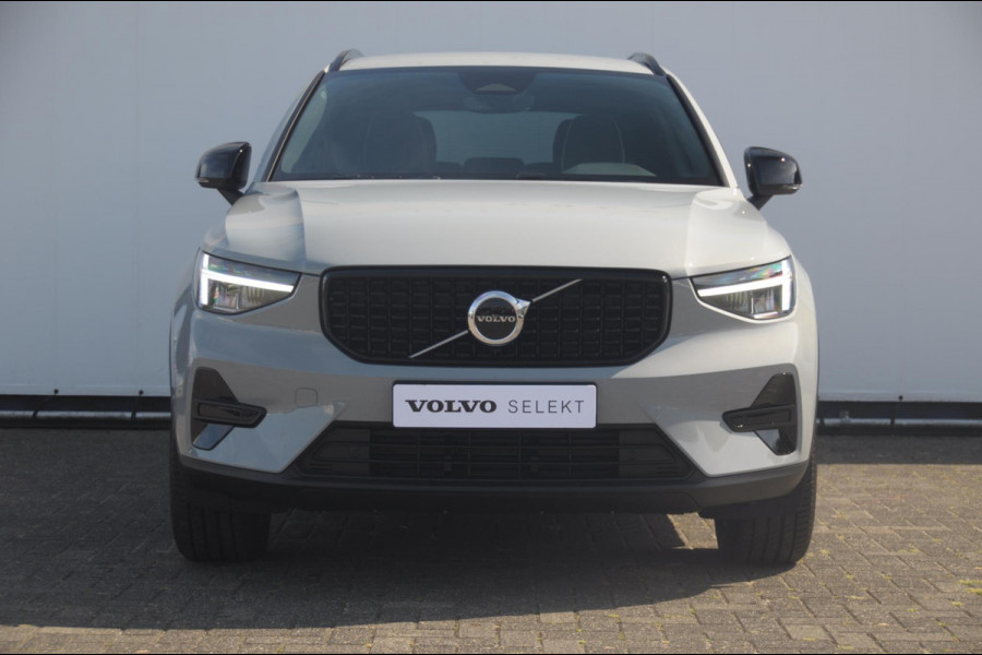 Volvo XC40 B4 211PK Automaat Plus Dark / Adaptive cruise control / Elektrische stoelen / Harman Kardon audio / Pilot assist / BLIS / Stoel en stuur verwarming / Elektrische achterklep / Parkeersensoren met camera / Google infotainment