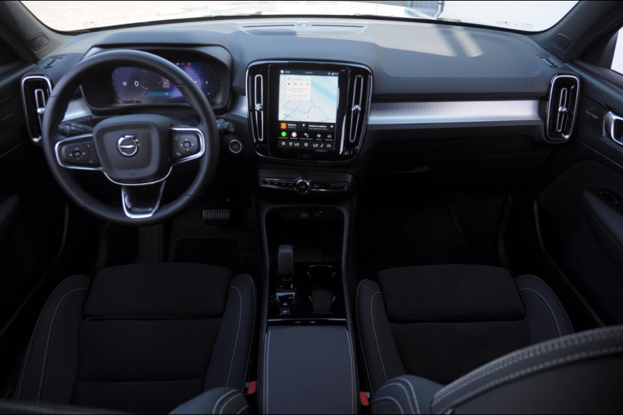Volvo XC40 B4 211PK Automaat Plus Dark / Adaptive cruise control / Elektrische stoelen / Harman Kardon audio / Pilot assist / BLIS / Stoel en stuur verwarming / Elektrische achterklep / Parkeersensoren met camera / Google infotainment