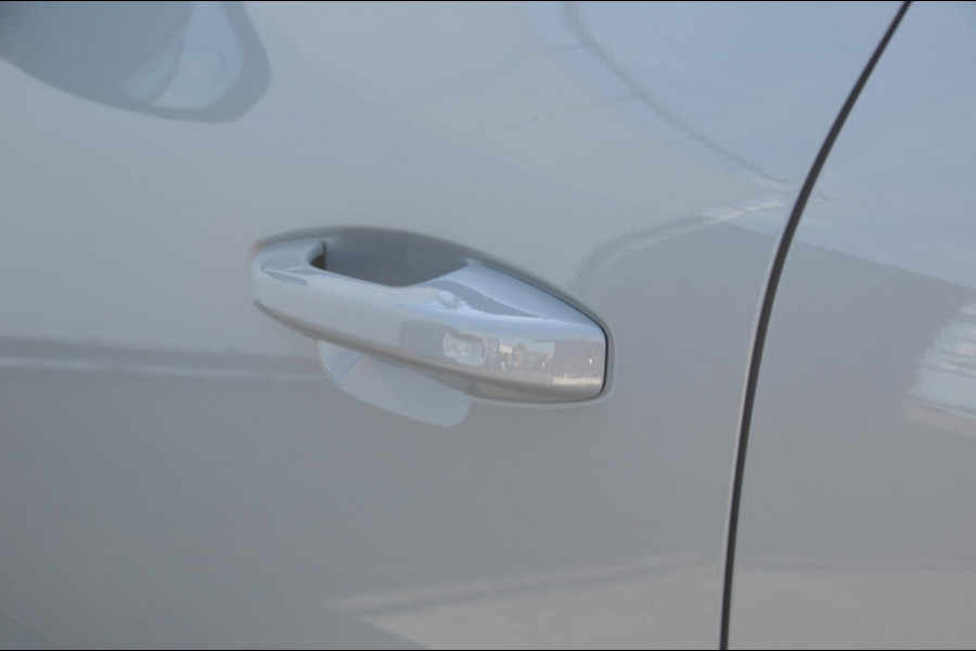 Volvo XC40 B4 211PK Automaat Plus Dark / Adaptive cruise control / Elektrische stoelen / Harman Kardon audio / Pilot assist / BLIS / Stoel en stuur verwarming / Elektrische achterklep / Parkeersensoren met camera / Google infotainment
