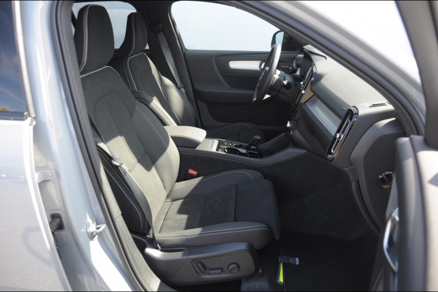 Volvo XC40 B4 211PK Automaat Plus Dark / Adaptive cruise control / Elektrische stoelen / Harman Kardon audio / Pilot assist / BLIS / Stoel en stuur verwarming / Elektrische achterklep / Parkeersensoren met camera / Google infotainment