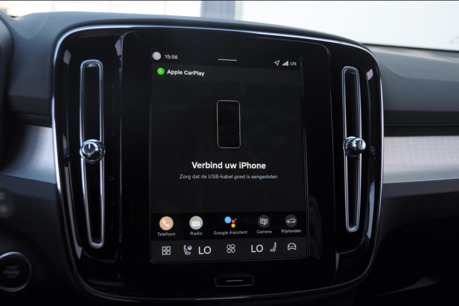 Volvo XC40 B4 211PK Automaat Plus Dark / Adaptive cruise control / Elektrische stoelen / Harman Kardon audio / Pilot assist / BLIS / Stoel en stuur verwarming / Elektrische achterklep / Parkeersensoren met camera / Google infotainment