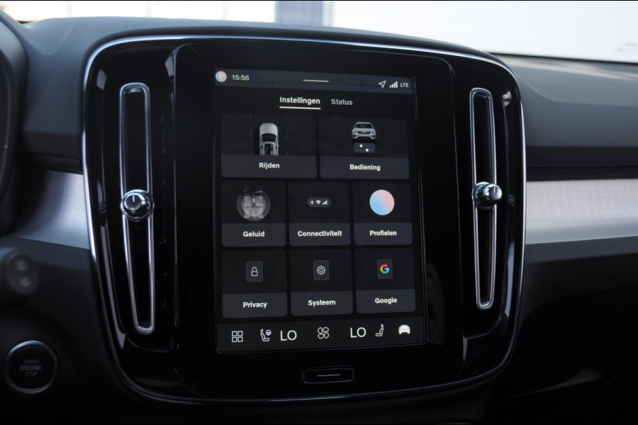 Volvo XC40 B4 211PK Automaat Plus Dark / Adaptive cruise control / Elektrische stoelen / Harman Kardon audio / Pilot assist / BLIS / Stoel en stuur verwarming / Elektrische achterklep / Parkeersensoren met camera / Google infotainment