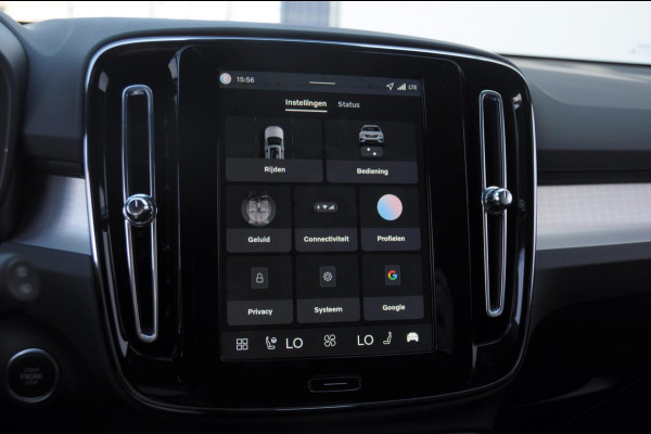 Volvo XC40 B4 211PK Automaat Plus Dark / Adaptive cruise control / Elektrische stoelen / Harman Kardon audio / Pilot assist / BLIS / Stoel en stuur verwarming / Elektrische achterklep / Parkeersensoren met camera / Google infotainment
