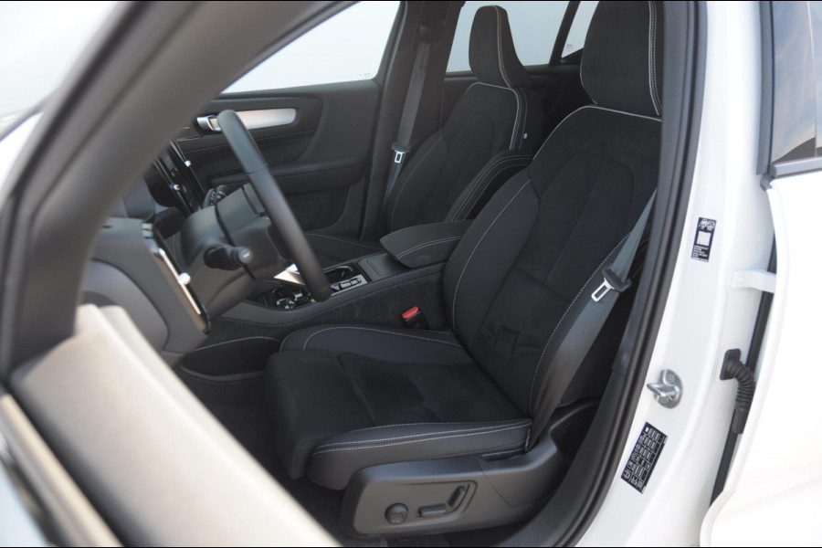 Volvo XC40 B4 211PK Automaat Plus Dark / Adaptive cruise control / Elektrische stoelen / Harman Kardon audio / Pilot assist / BLIS / Stoel en stuur verwarming / Elektrische achterklep / Parkeersensoren met camera / Google infotainment