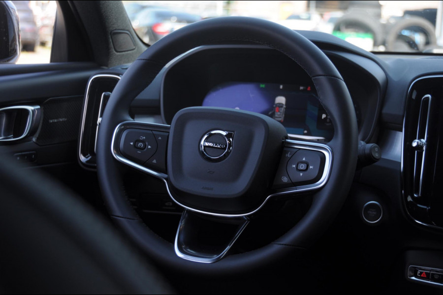 Volvo XC40 B4 211PK Automaat Plus Dark / Adaptive cruise control / Elektrische stoelen / Harman Kardon audio / Pilot assist / BLIS / Stoel en stuur verwarming / Elektrische achterklep / Parkeersensoren met camera / Google infotainment